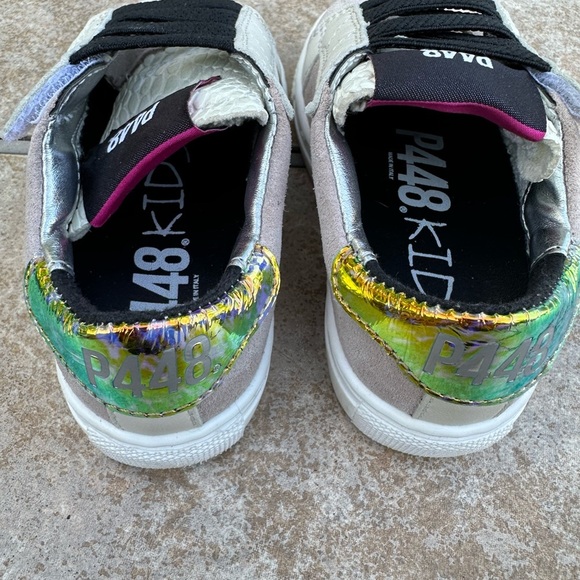 P448 john kid's sneakers size 21. - Picture 4 of 12